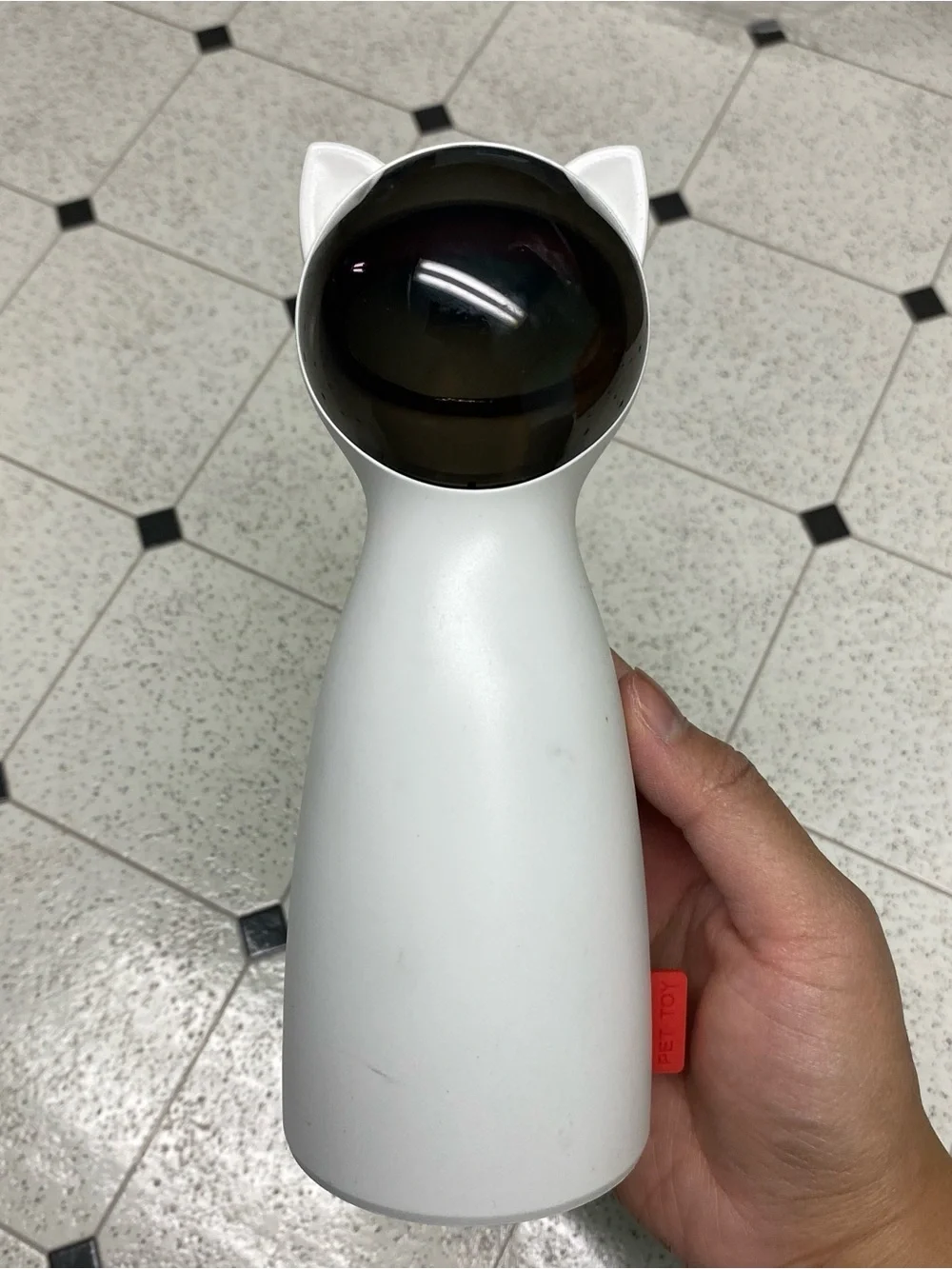 Plug-in laser cat toy